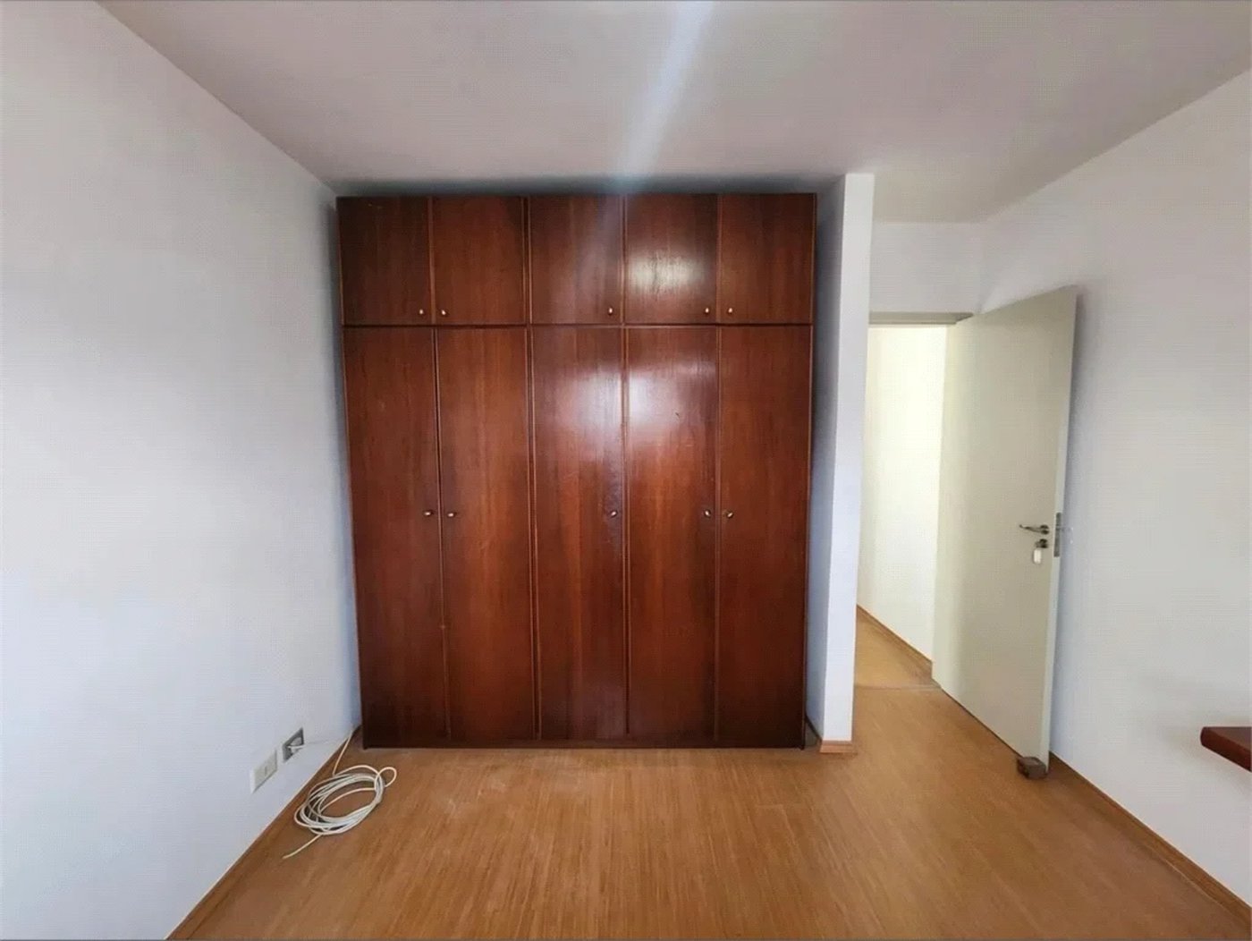Casa à venda com 3 quartos, sendo 1 suíte,  em Jardim Celeste, São Paulo, SP