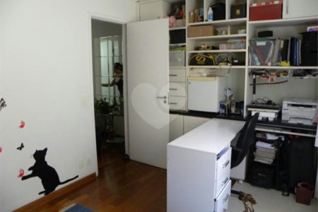 Casa à venda com 3 quartos, sendo 1 suíte, no condomínio Villas de São Francisco, São Paulo - SP