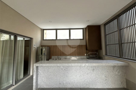 Apartamento à venda com 3 suítes em Moema, São Paulo, SP