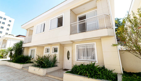 Casa à venda com 4 quartos, sendo 2 suítes,  no condomínio Vila das Andorinhas, São Paulo - SP
