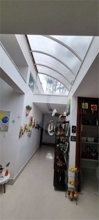 Casa à venda com 5 quartos, sendo 2 suítes, no condomínio Swiss Park, São Bernardo do Campo - SP