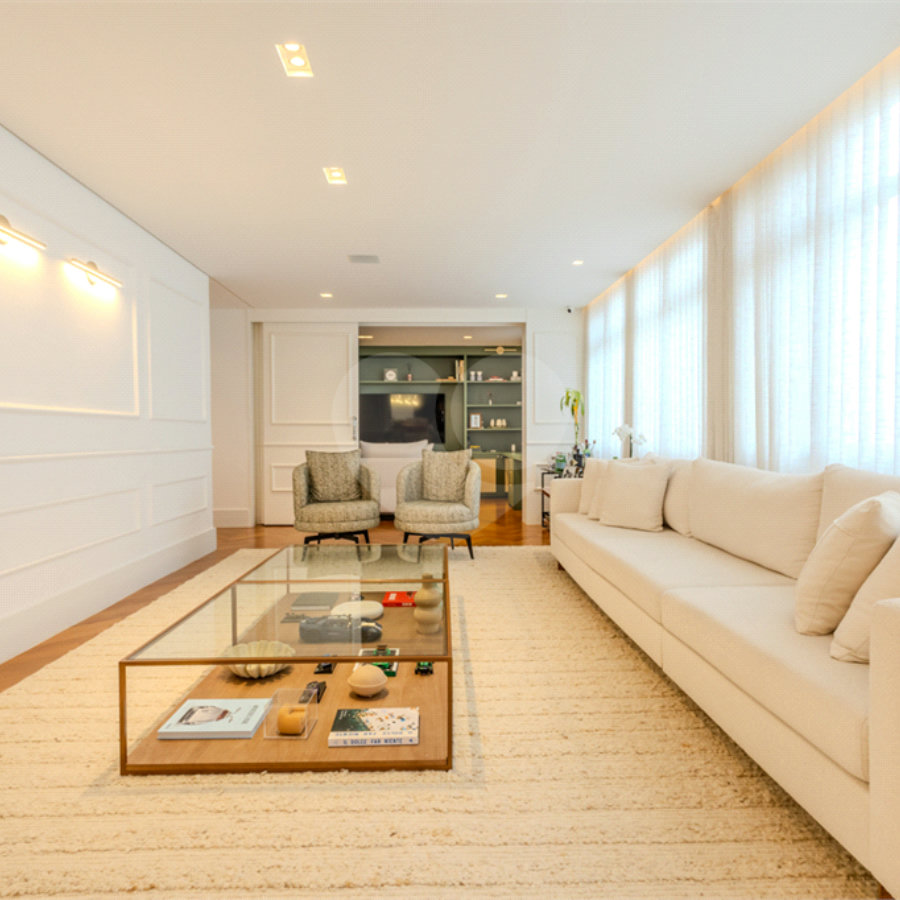Apartamento à venda com 3 quartos, sendo 1 suíte, em Cerqueira César, São Paulo, SP