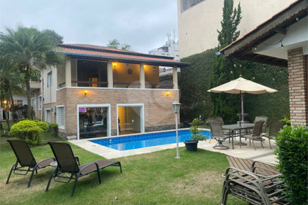 Casa à venda com 4 suítes em Granja Julieta, São Paulo, SP
