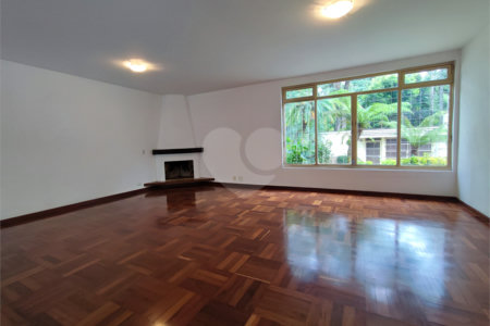 Casa para alugar com 4 quartos, sendo 2 suítes, no condomínio Comendador Elias Zarzur, São Paulo - SP