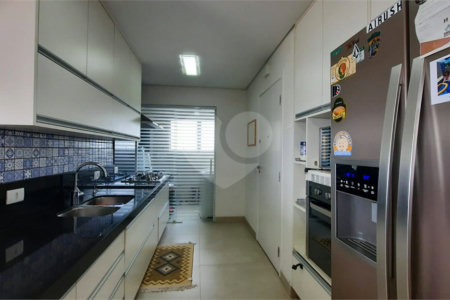 Apartamento à venda com 3 quartos, sendo 1 suíte, em Jardim Marajoara, São Paulo, SP