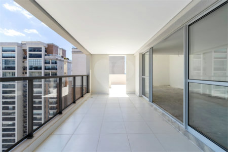 Triplex à venda com 4 suítes em Anhangabaú, Jundiaí, SP