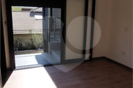 Casa à venda com 4 suítes no condomínio Figueira Garden, Atibaia - SP