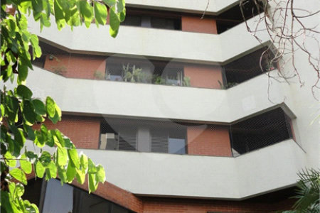 Apartamento à venda com 3 quartos, sendo 1 suíte, em Vila Andrade, São Paulo, SP