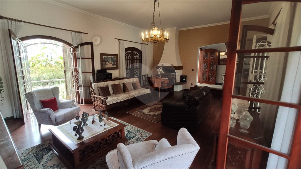 Casa Térrea à venda com 3 quartos, sendo 2 suítes, em Vila Oliveira, Mogi das Cruzes, SP