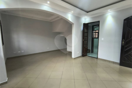 Sobrado à venda com 3 quartos, sendo 1 suíte, em Jardim D'abril, Osasco, SP