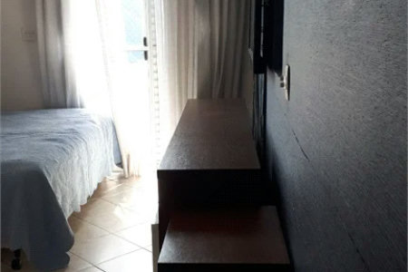 Sobrado à venda com 3 quartos, sendo 1 suíte,  em Jardim Ester, São Paulo, SP