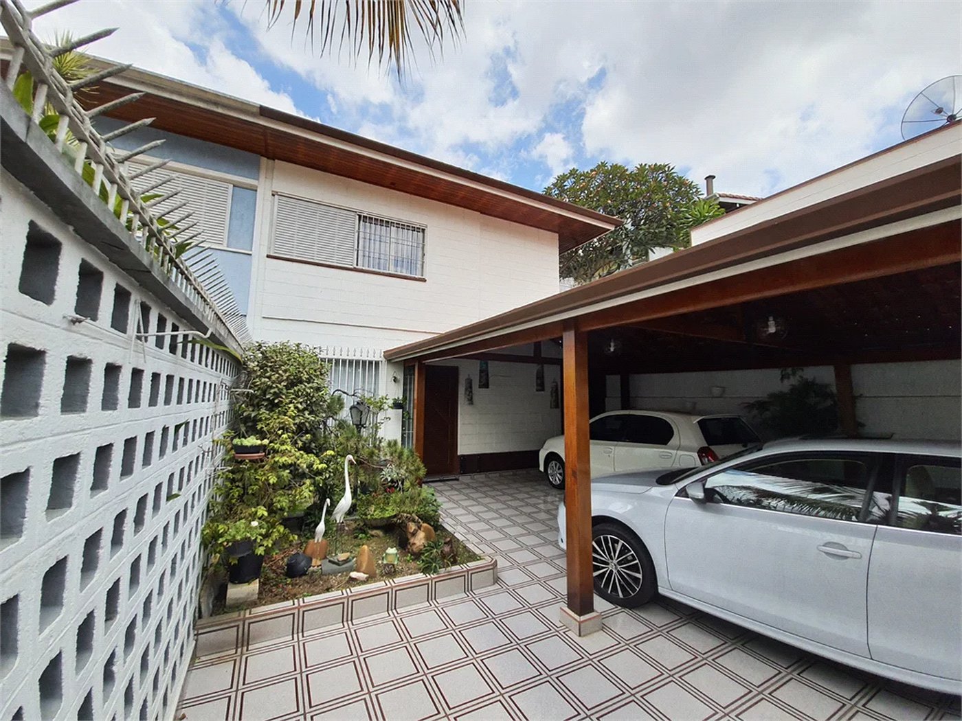 Sobrado à venda com 3 quartos, sendo 1 suíte,  em Jardim Rizzo, São Paulo, SP