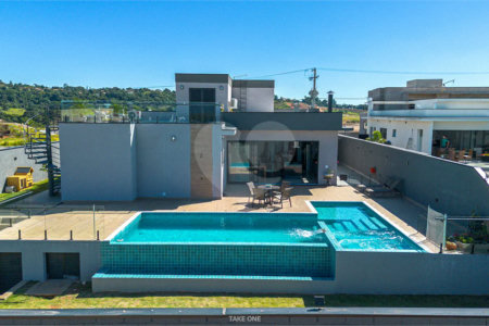Casa à venda com 4 suítes no condomínio Residencial dos Lagos, Itupeva - SP