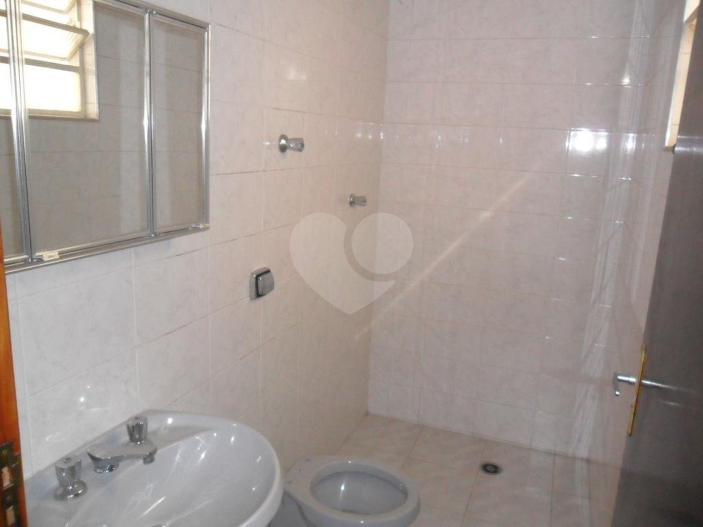 Sobrado à venda com 4 quartos, sendo 1 suíte, em Imirim, São Paulo, SP
