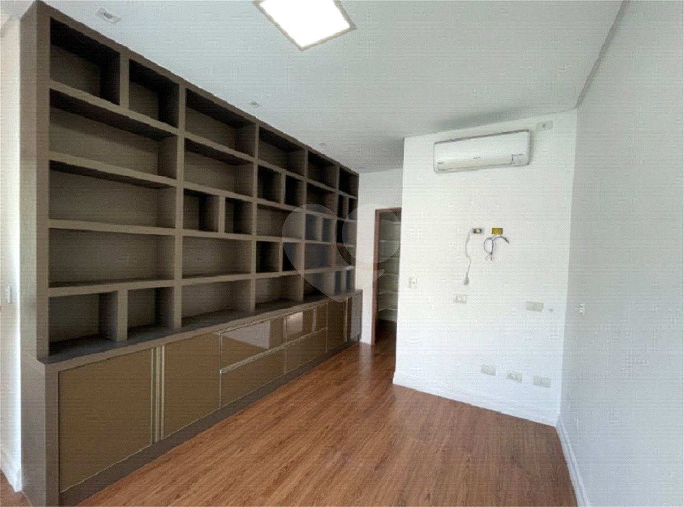 Casa à venda com 4 suítes em Jardim Imperial Hills Iii, Arujá, SP
