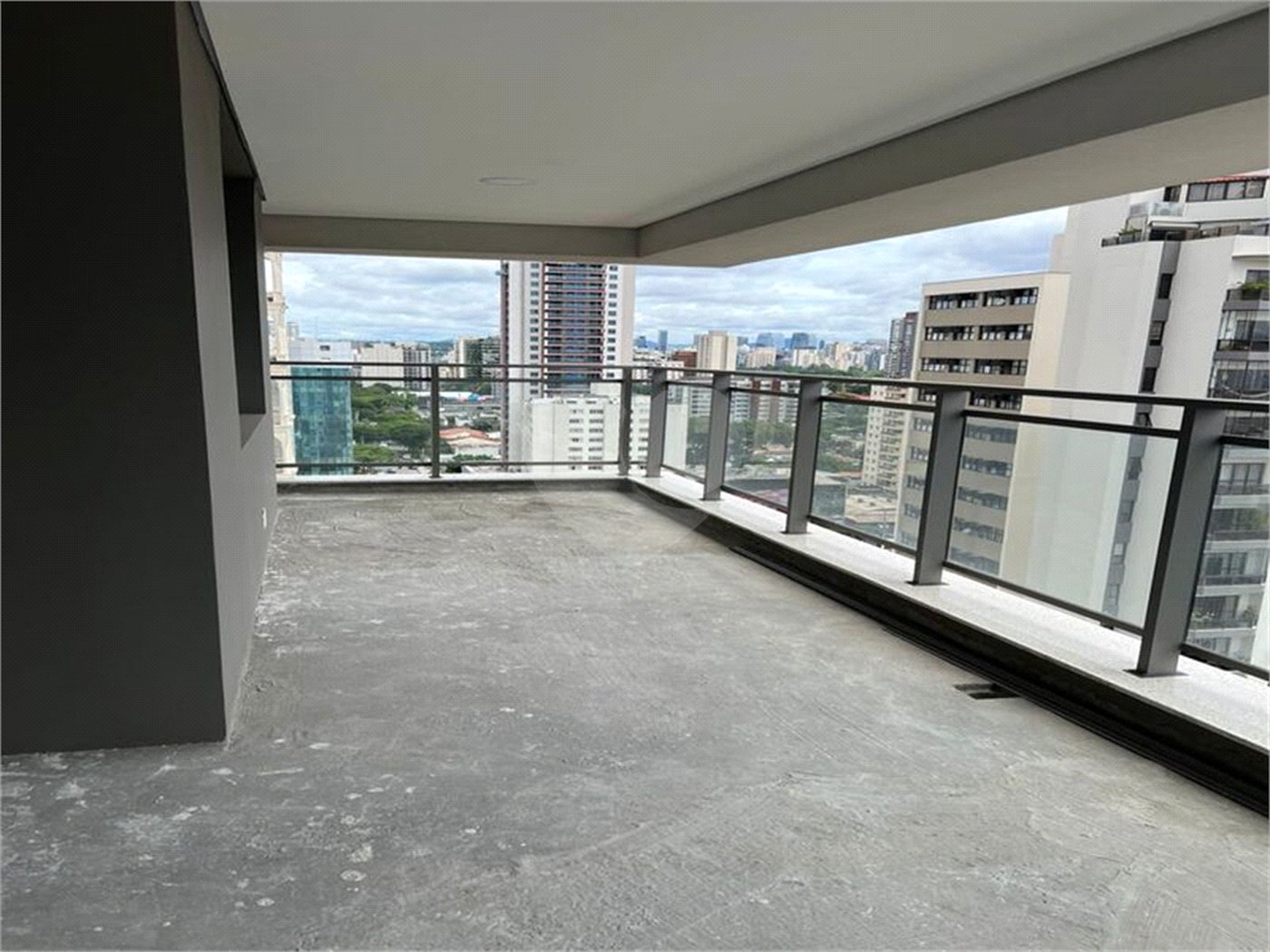 Apartamento à venda com 3 suítes em Campo Belo, São Paulo, SP