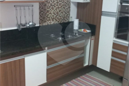 Casa em condomínio à venda com 3 quartos, sendo 1 suíte, em Vila Oliveira, Mogi das Cruzes, SP