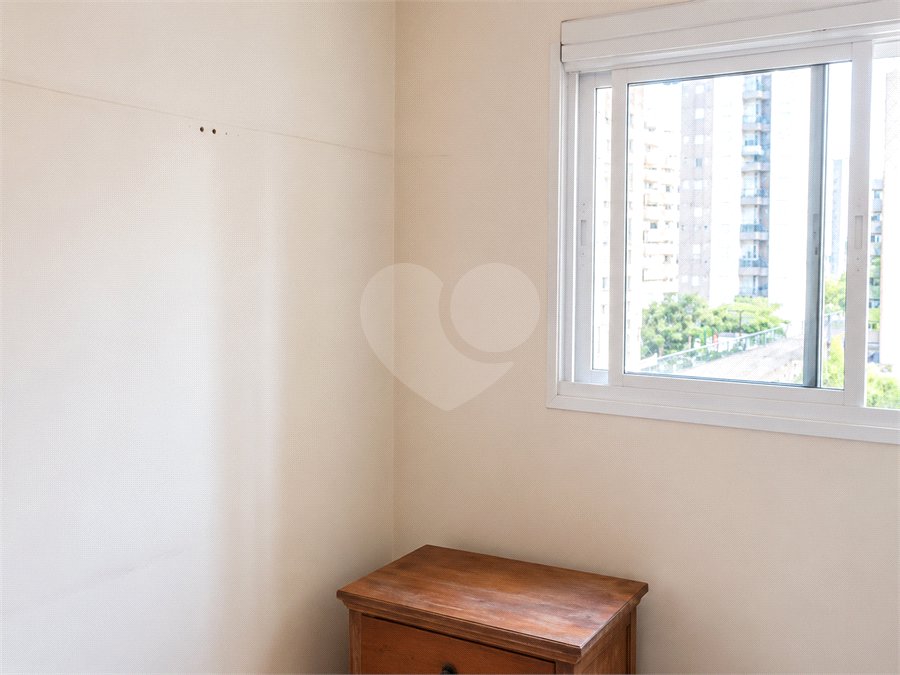 Apartamento à venda com 3 quartos, sendo 1 suíte, em Jardim das Acácias, São Paulo, SP