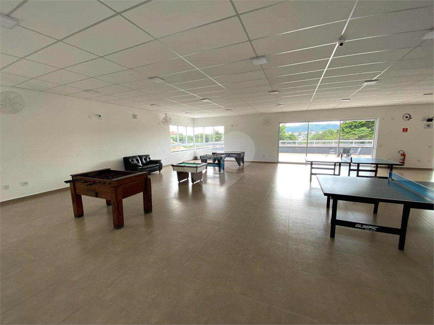 Casa à venda com 4 quartos, sendo 3 suítes,  no condomínio Jardim das Palmeiras, Bragança Paulista - SP