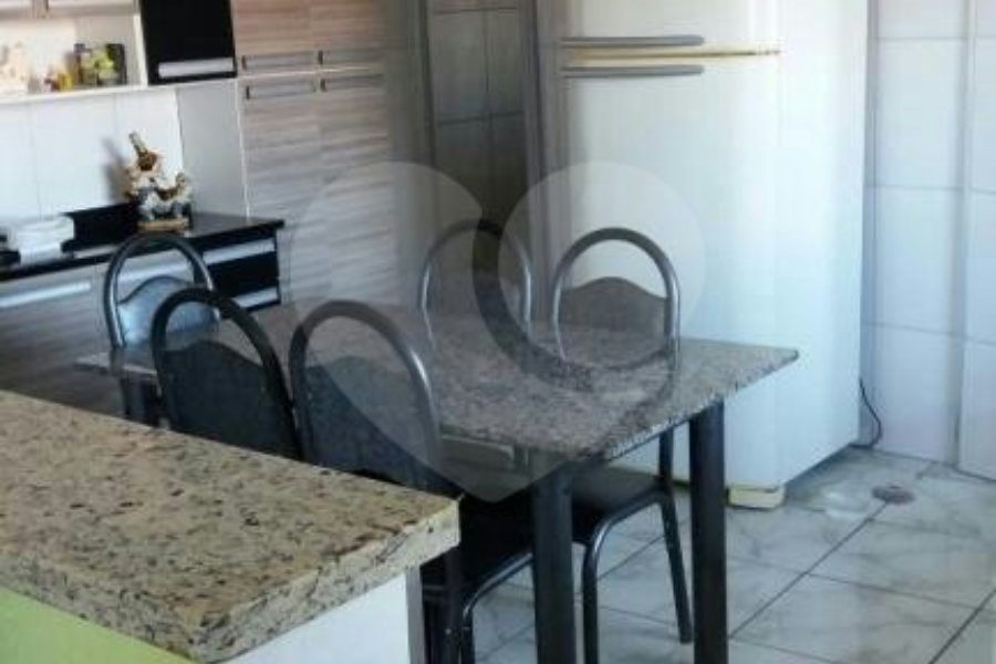Casa à venda com 6 quartos, sendo 1 suíte,  em Itaquera, São Paulo, SP