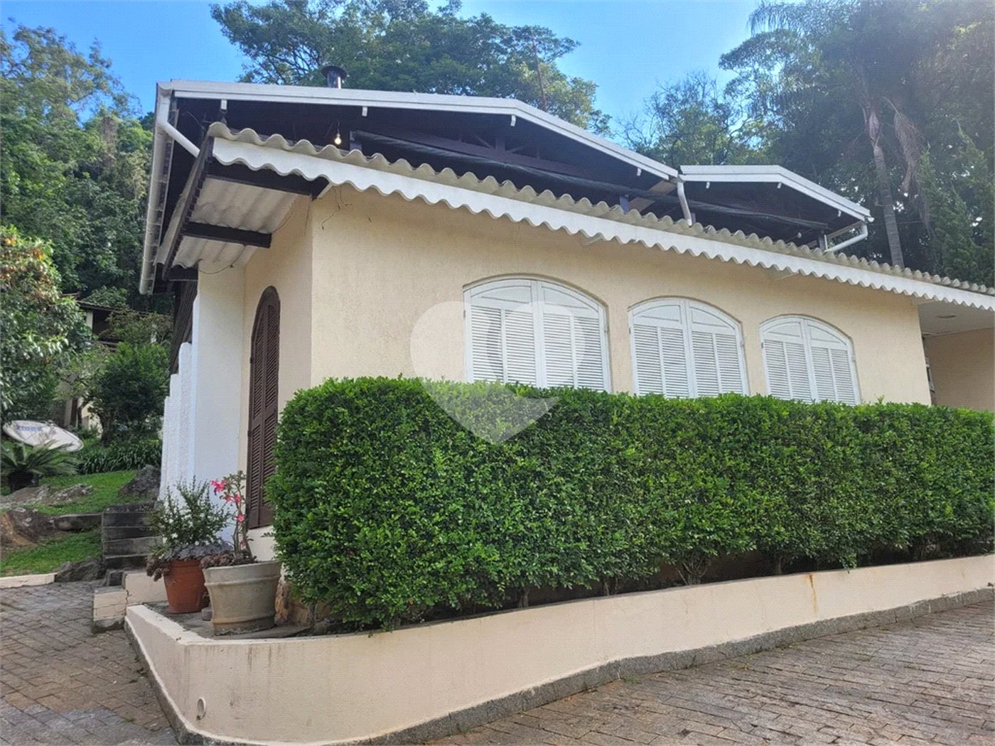 Sítio à venda com 6 quartos, sendo 3 suítes, em Serra da Cantareira, Mairiporã, SP