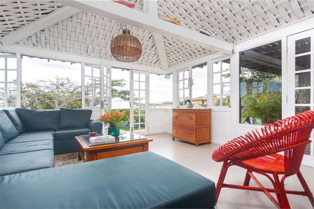 Casa à venda com 5 quartos, sendo 3 suítes, em Geribá, Armação dos Búzios, RJ