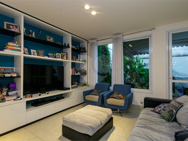 Casa à venda com 4 suítes no condomínio Villaggio Di Palme, São Paulo - SP