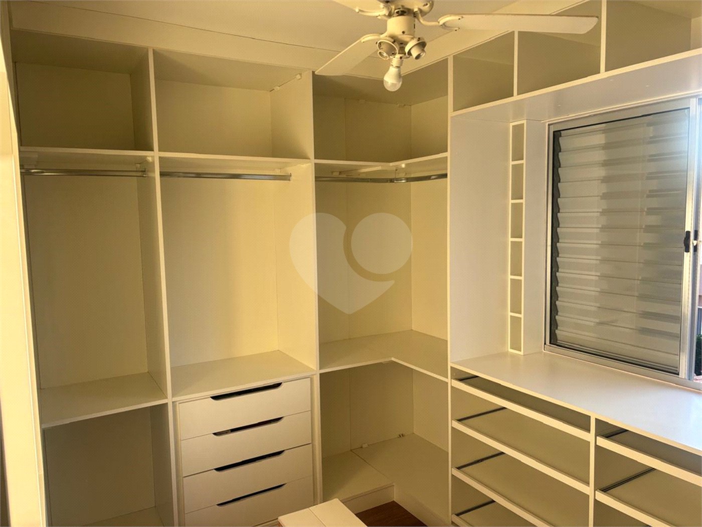 Casa à venda com 2 quartos no condomínio Altos do Boa Vista, São Roque - SP