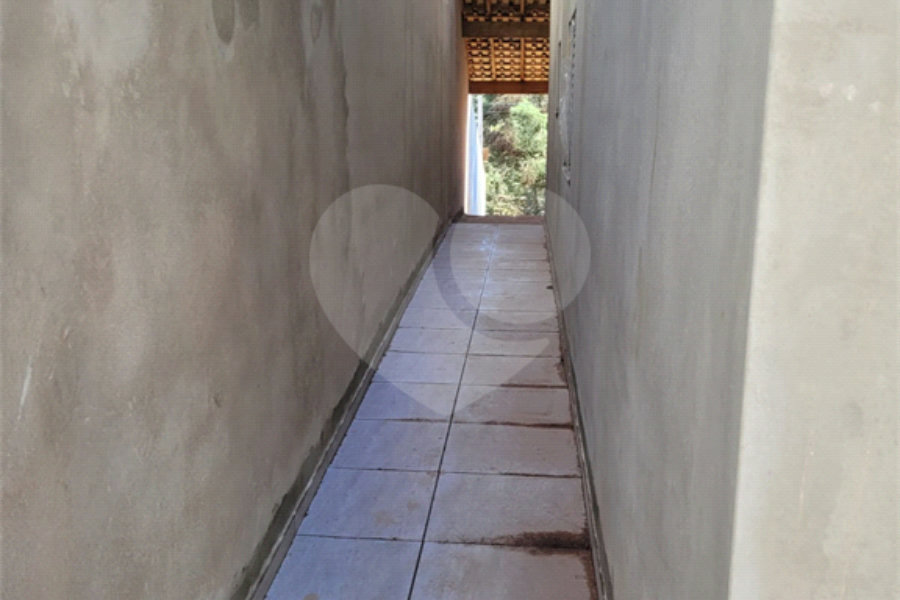Casa à venda com 3 quartos, sendo 1 suíte, no condomínio Vale dos Gansos, Mairiporã - SP