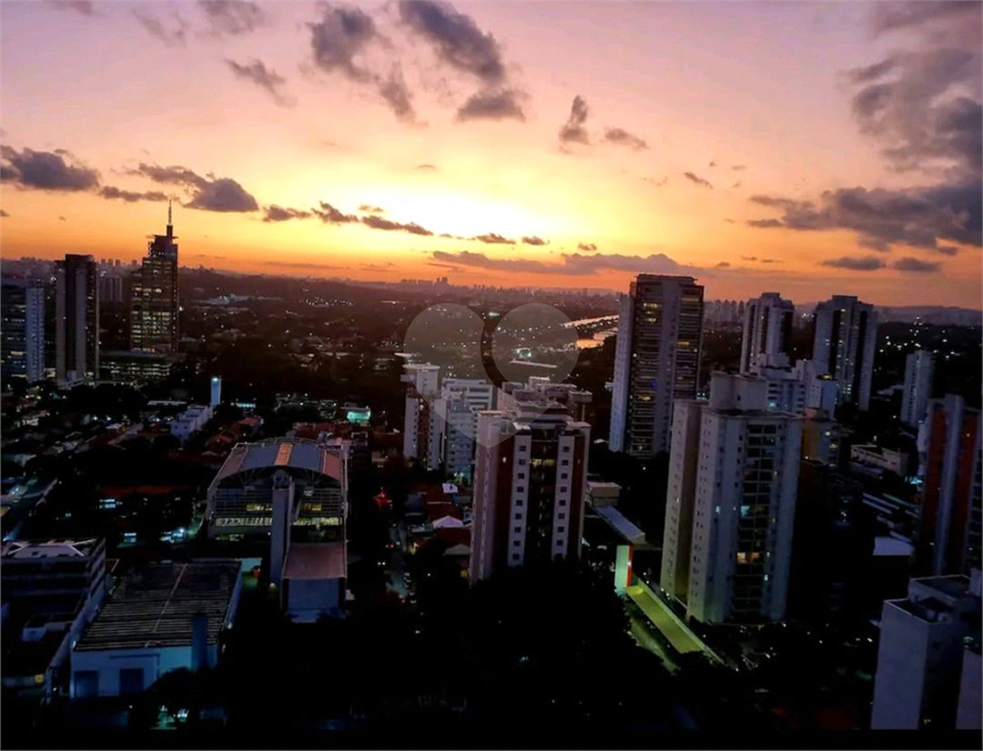 Apartamento à venda com 2 quartos, sendo 1 suíte, em Pinheiros, São Paulo, SP