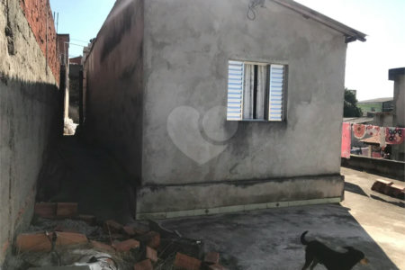 Terreno à venda com 2 quartos em Vila Martins, Carapicuíba, SP