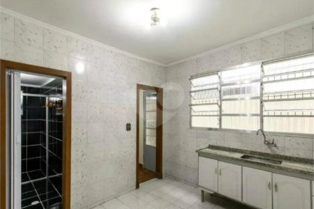 Casa à venda com 4 quartos, sendo 2 suítes, em Jardim Coimbra, São Paulo, SP