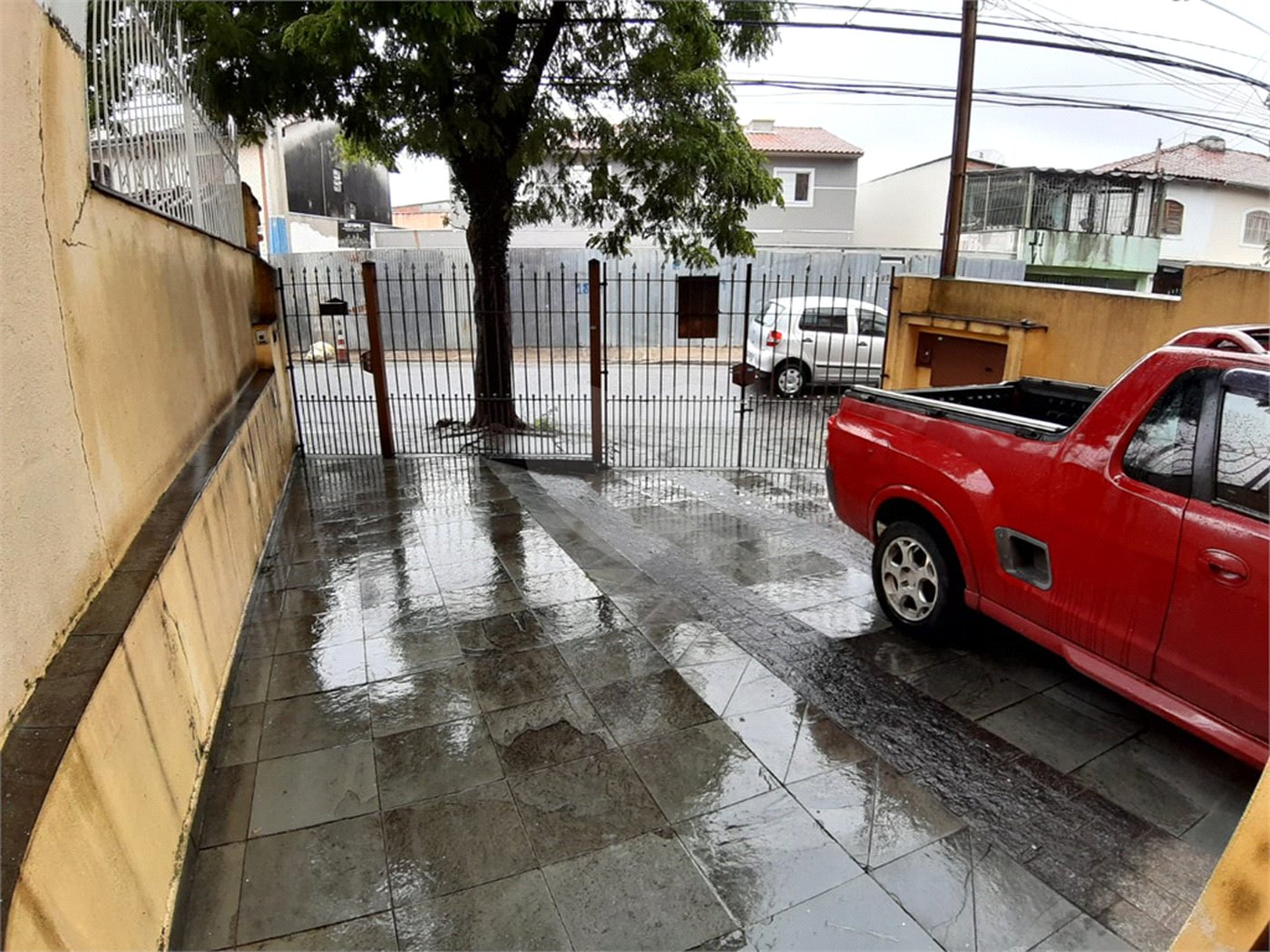Sobrado à venda com 5 quartos em Vila Nivi, São Paulo, SP