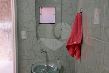 Sobrado à venda com 2 quartos, sendo 1 suíte, em Jardim Luciana, Itaquaquecetuba, SP