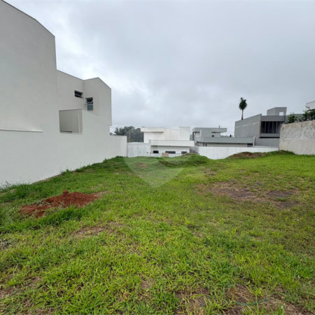 Lote à venda no Condomínio Village Damha IV