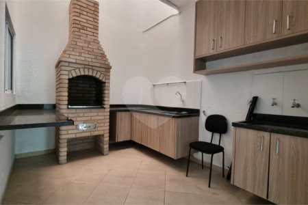 Casa à venda com 3 quartos, sendo 1 suíte, no condomínio Rafaela I, São Paulo - SP