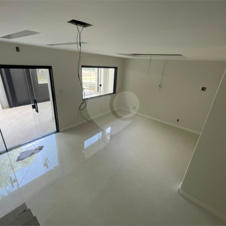 Casa à venda com 4 quartos, sendo 1 suíte, em Campo Grande, Rio de Janeiro, RJ
