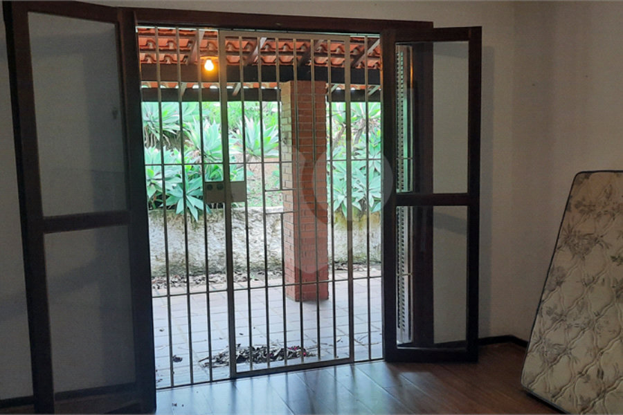 Casa à venda com 3 quartos, sendo 1 suíte,  em Serra da Cantareira, Mairiporã, SP