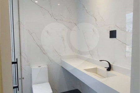 Casa à venda com 5 suítes no condomínio Figueira Garden, Atibaia - SP