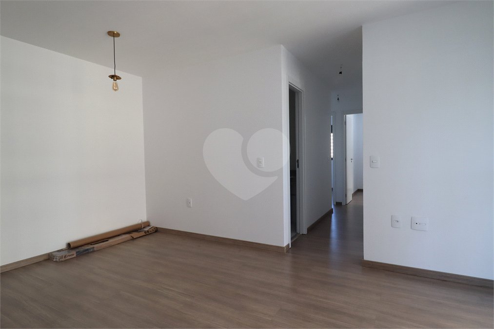 Apartamento à venda com 3 quartos, sendo 1 suíte, em Vila Anastácio, São Paulo, SP