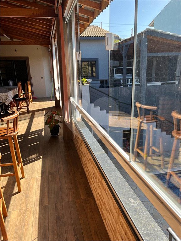 Sobrado à venda com 3 quartos, sendo 1 suíte, em Jardim Brogotá, Atibaia, SP