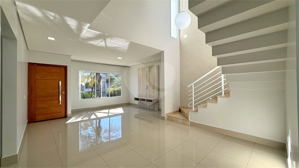 Casa à venda ou para alugar com 4 quartos, sendo 1 suíte, no condomínio Jardim Residencial Dona Lucilla, Indaiatuba - SP