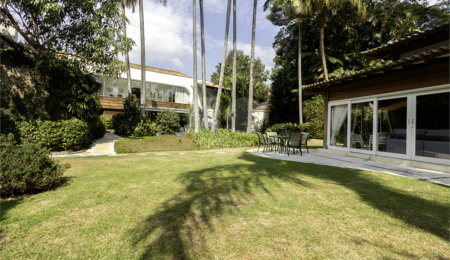Casa à venda com 4 quartos, sendo 3 suítes,  em Cidade Jardim, São Paulo, SP
