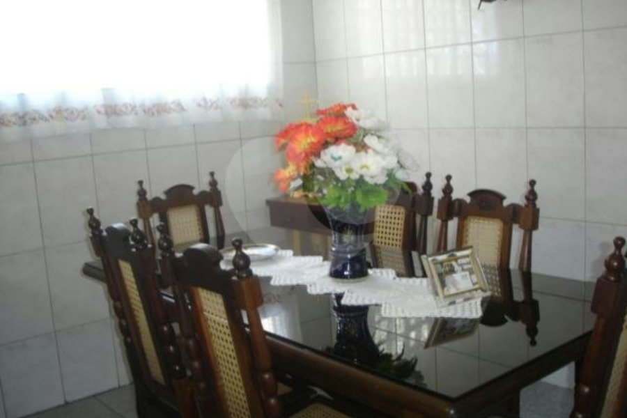 Sobrado à venda com 3 quartos, sendo 2 suítes, em Vila Irmãos Arnoni, São Paulo, SP