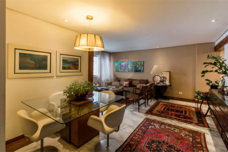 Apartamento à venda com 3 quartos, sendo 1 suíte, em Santo Amaro, São Paulo, SP