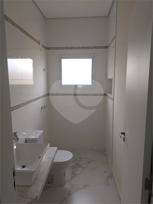 Casa à venda com 3 suítes no condomínio Lagos D'icaraí, Salto - SP