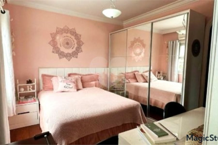 Casa com 400m², 4 dormitórios, sendo 3 suítes, 5 vagas de garagem, à venda na Vila Prudente.