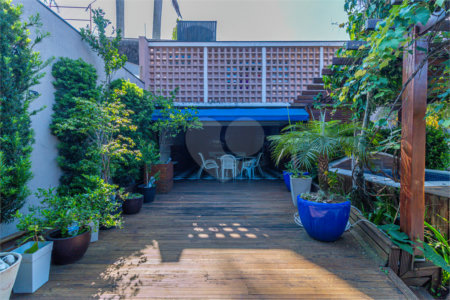 Casa à venda com 3 suítes em Chácara Monte Alegre, São Paulo, SP