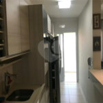 APARTAMENTO MOBILIADO EM FRENTE AO SHOPPING 02 DORMITÒRIOS