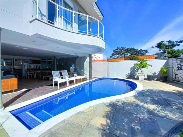 Casa à venda com 3 suítes em Jardim França, São Paulo, SP